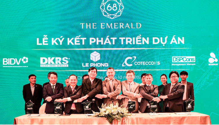 Ngân hàng kí kết hợp tác The Emerald Ngân hàng kí kết hợp tác The Emerald